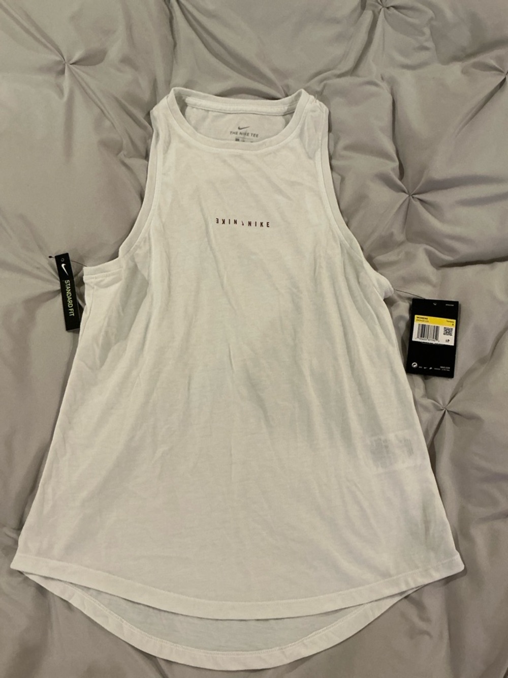 NWT - Women’s Nike White Scoop Racerback Tank - Size SM